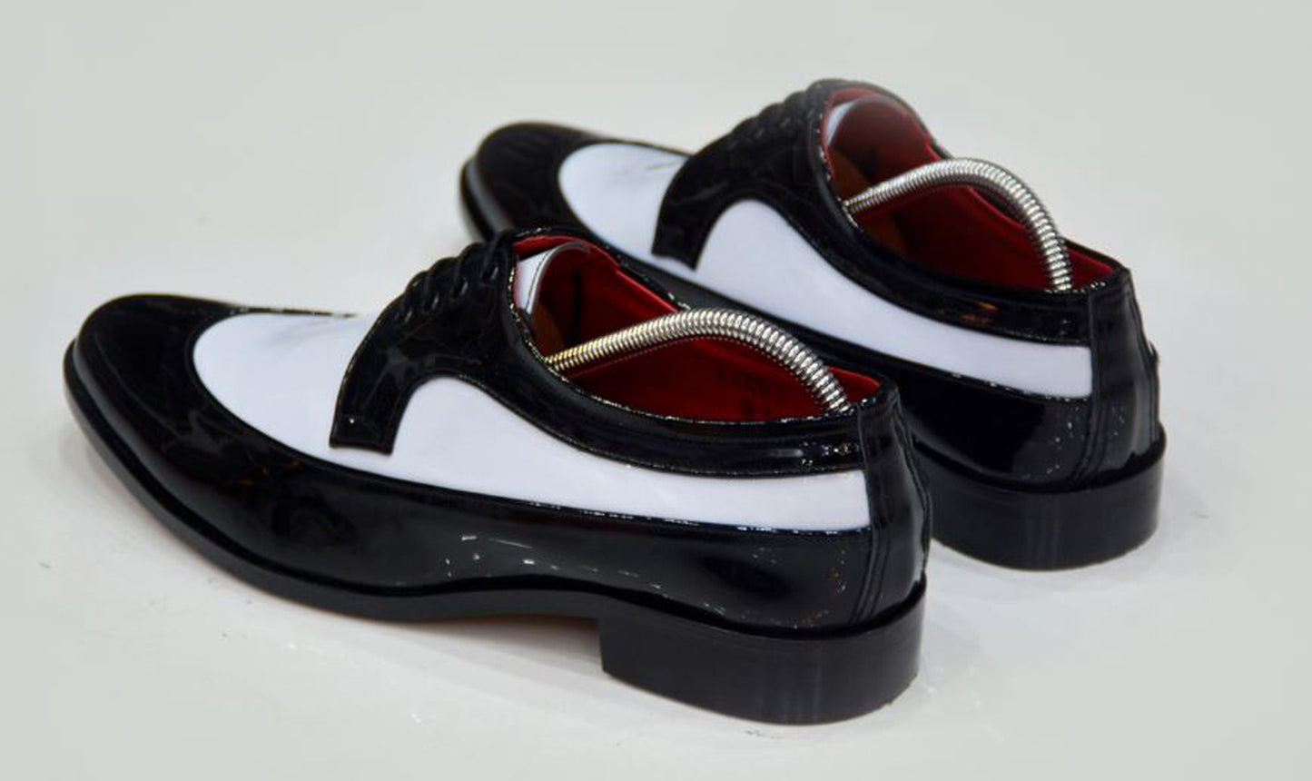 Handmade Black & White Color Patent Leather Stylish Apron Toe Lace Up Shoes For Men's