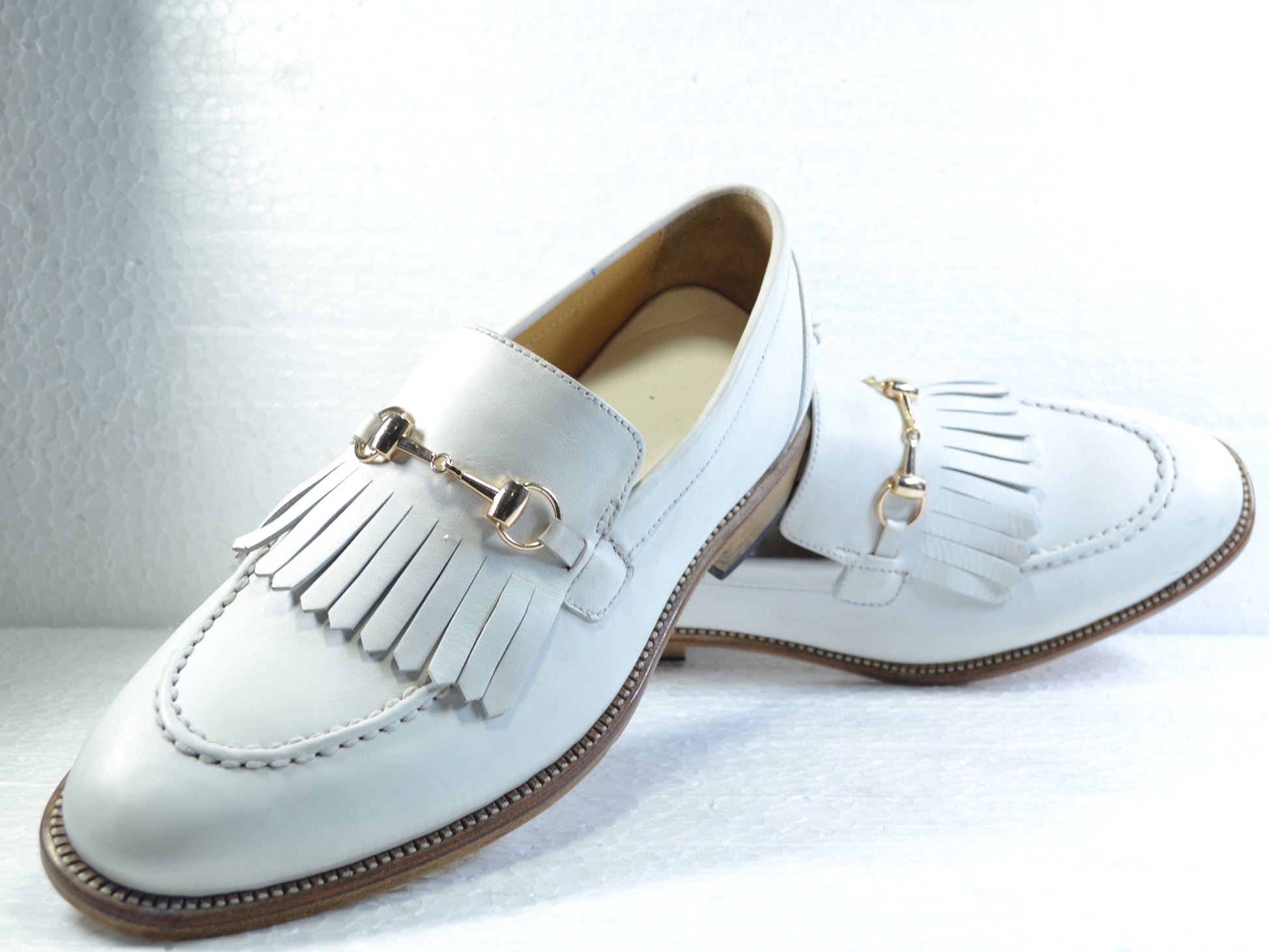 Handmade White Color Genuine Calf Leather Stylish Apron Toe Fringed Bearded Leather Slip-On Loafers Shoes For Men's