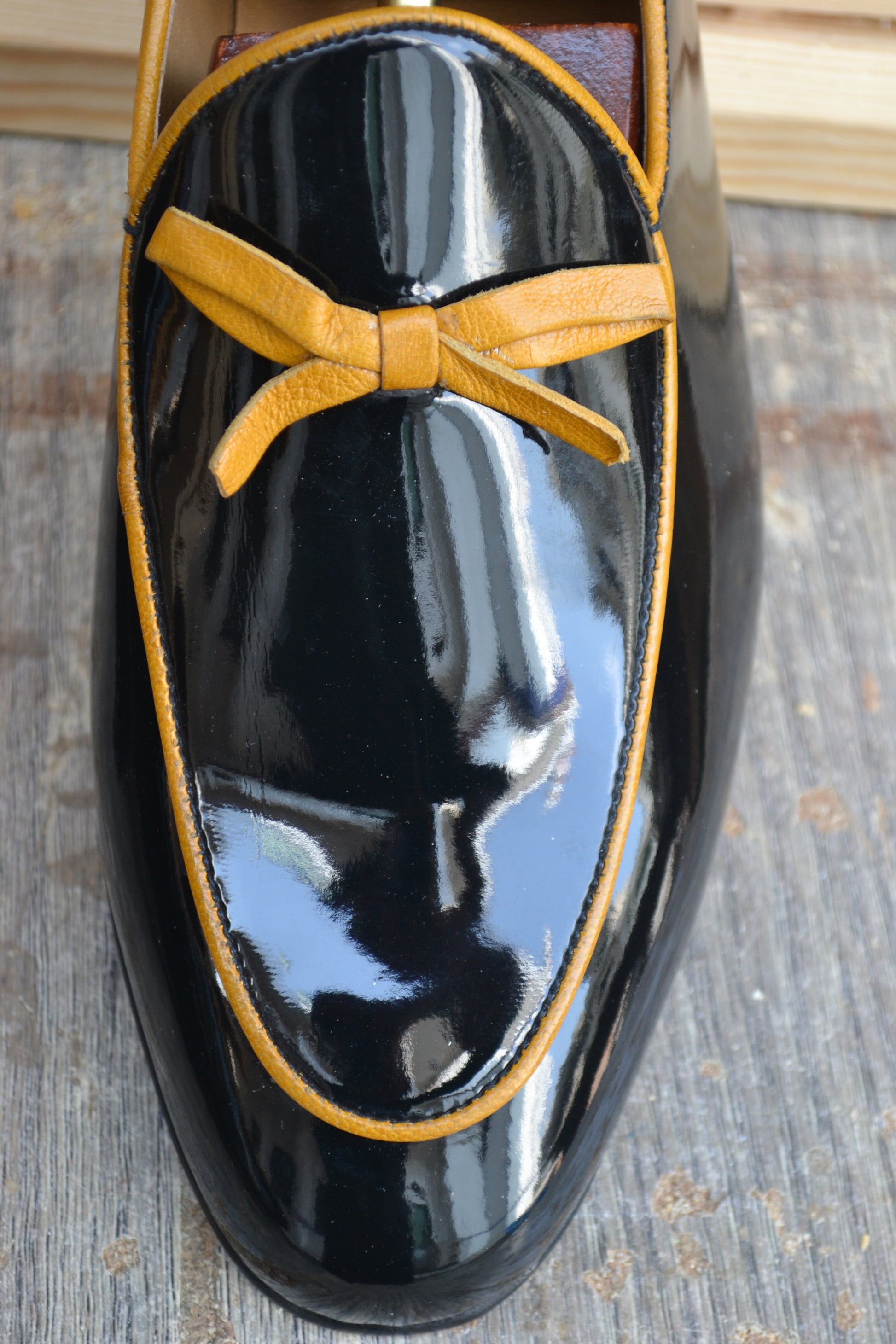 Handmade Black Color Genuine Patent Leather Stylish Apron Toe Loafers Shoes For Men's