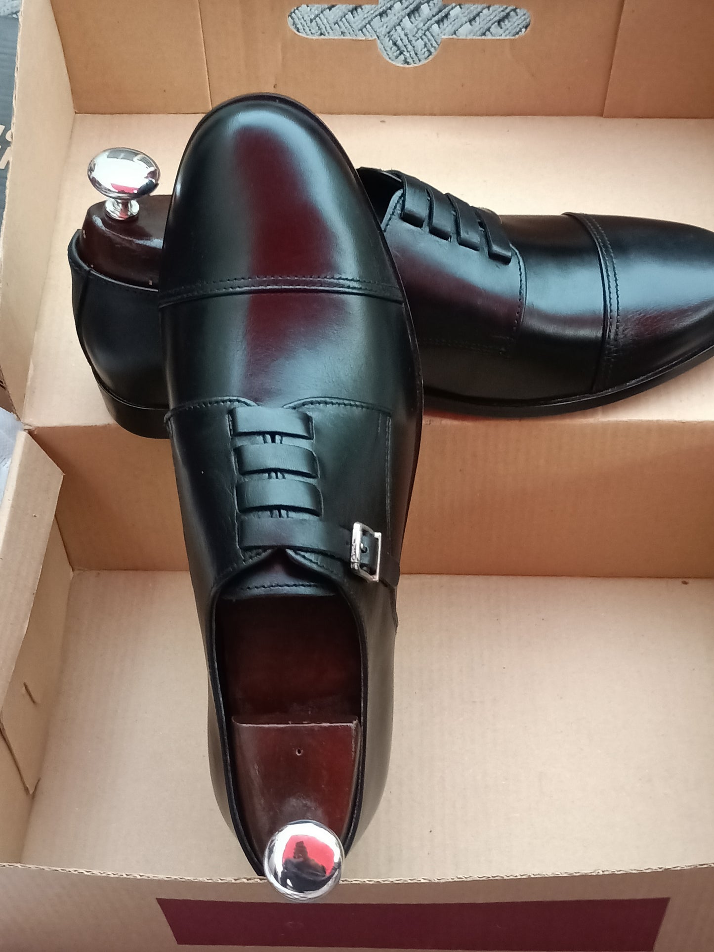 Handmade Black Color Genuine Leather Stylish Cap Toe Buckle Shoes For Men's