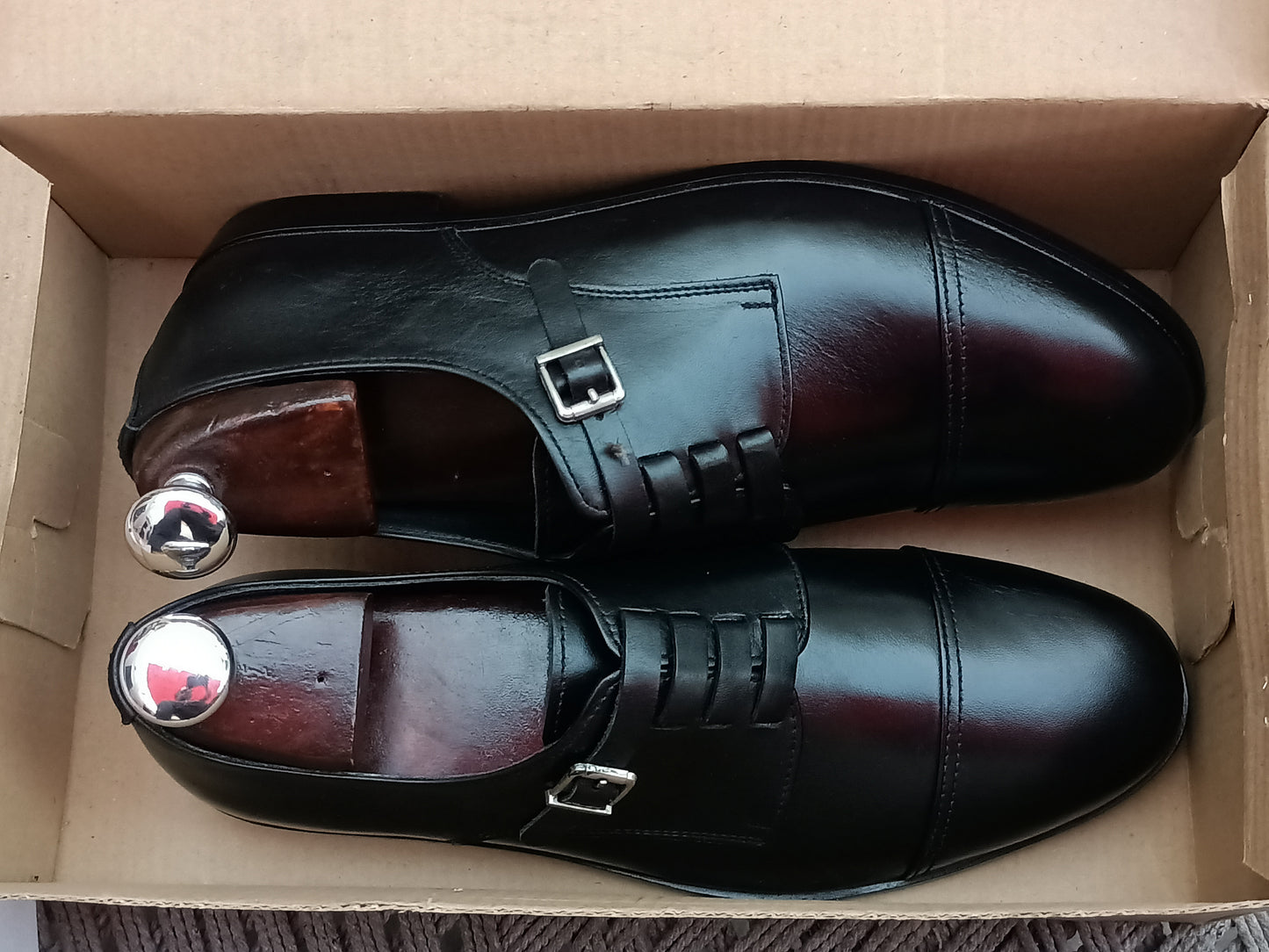 Handmade Black Color Genuine Leather Stylish Cap Toe Buckle Shoes For Men's