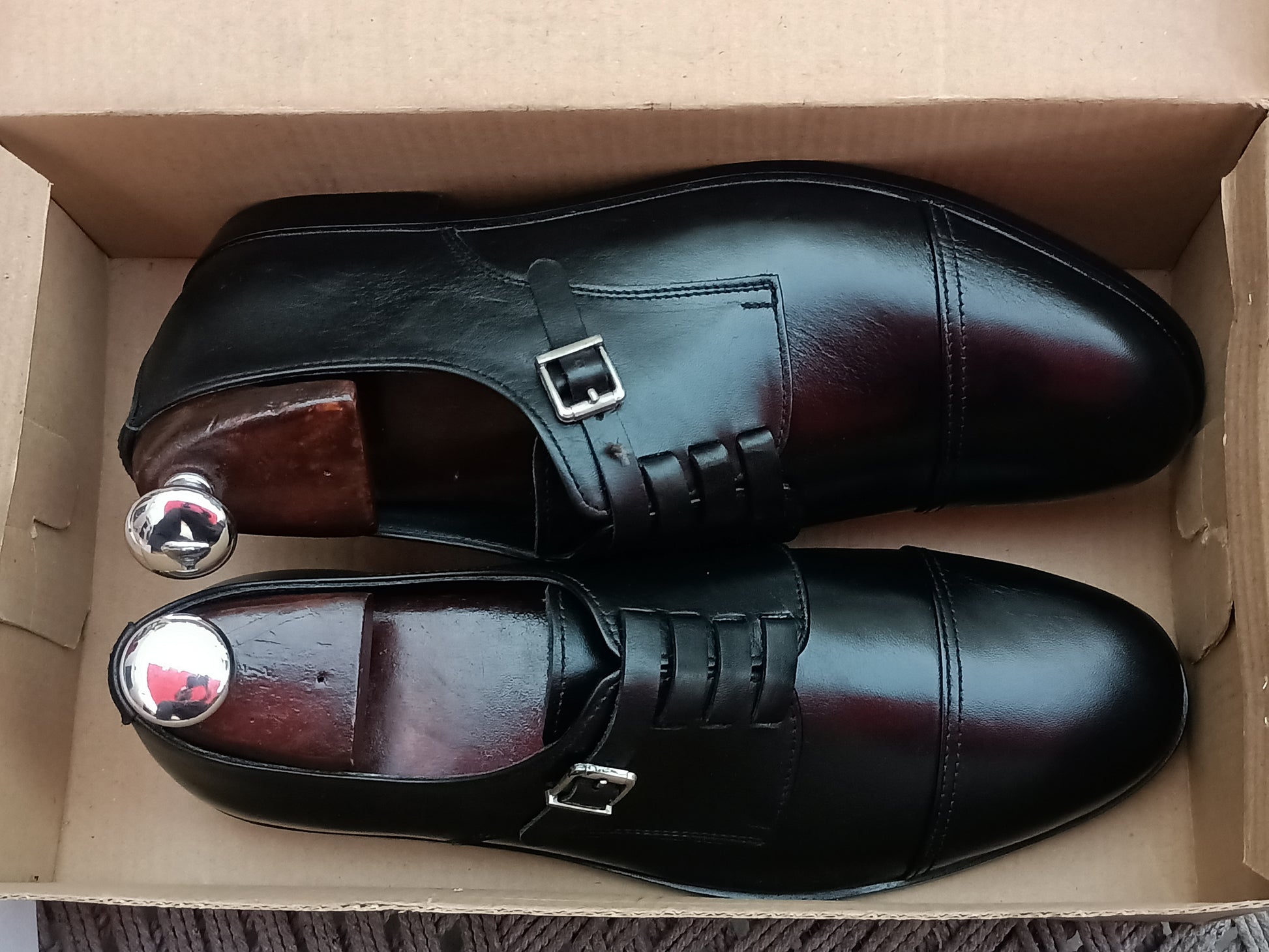 Handmade Black Color Genuine Leather Stylish Cap Toe Buckle Shoes For Men's