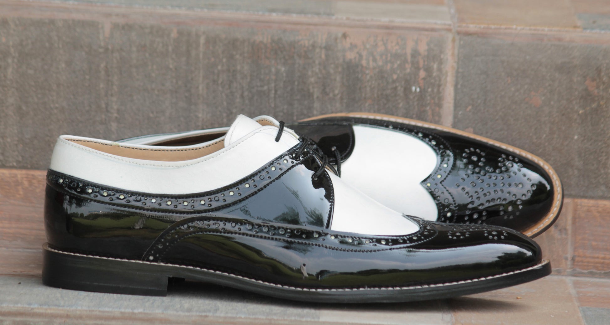 Handmade Black & White Color Genuine Leather Wing Tip Brogues Stylish Oxfords Dress Shoes For Men's