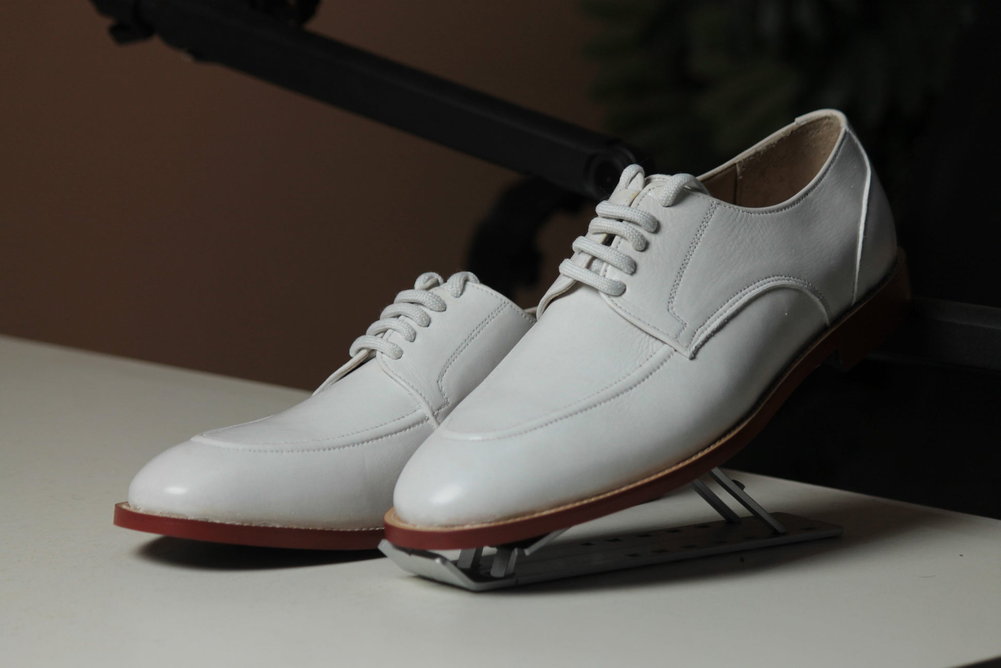 Handmade White Color Genuine Calf Leather Apron Toe Stylish Lace Up Dress Shoes For Men's