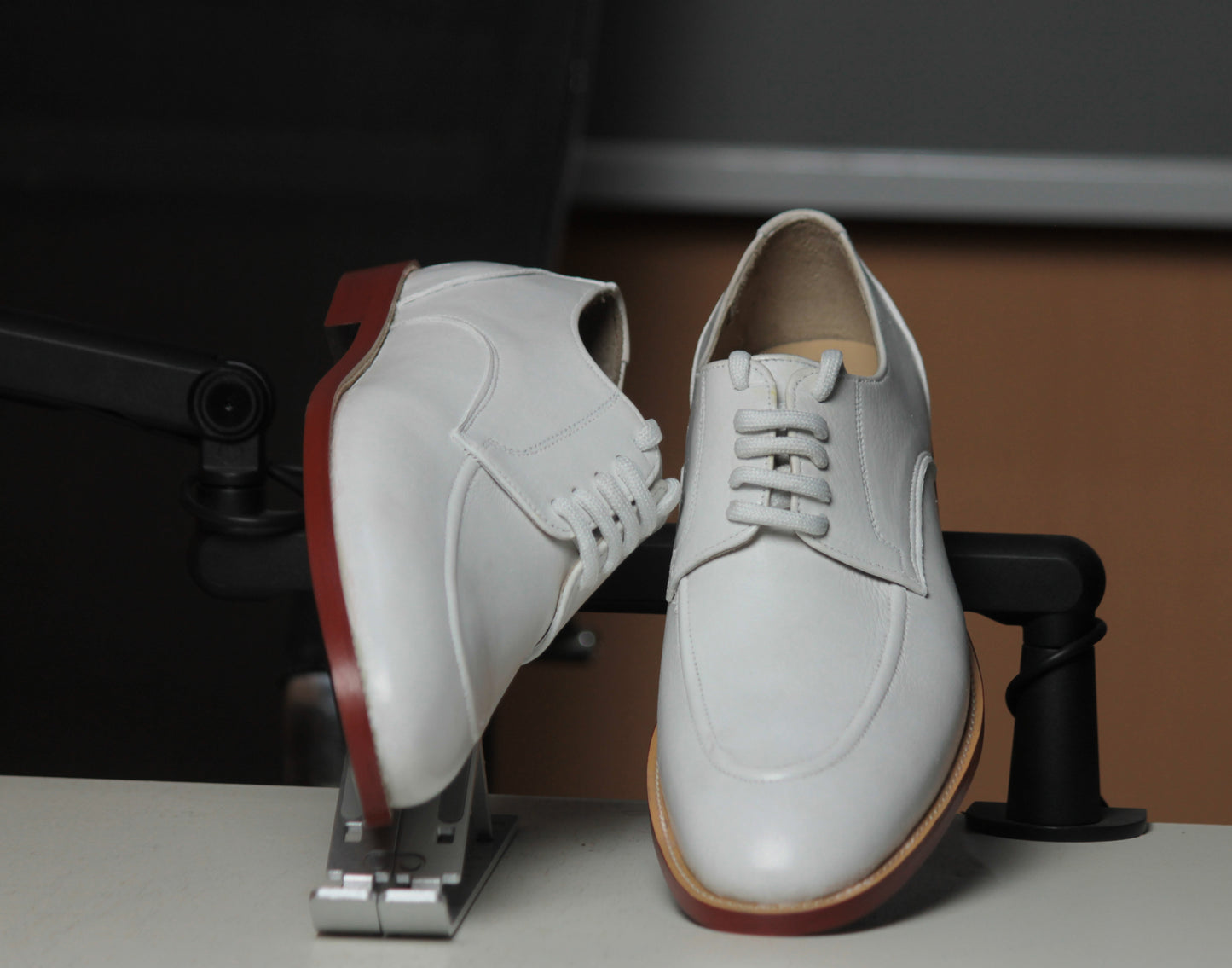 Handmade White Color Genuine Calf Leather Apron Toe Stylish Lace Up Dress Shoes For Men's