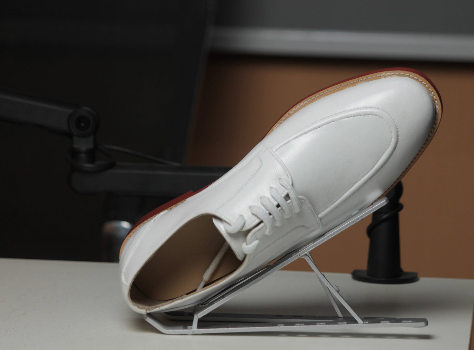 Handmade White Color Genuine Calf Leather Apron Toe Stylish Lace Up Dress Shoes For Men's