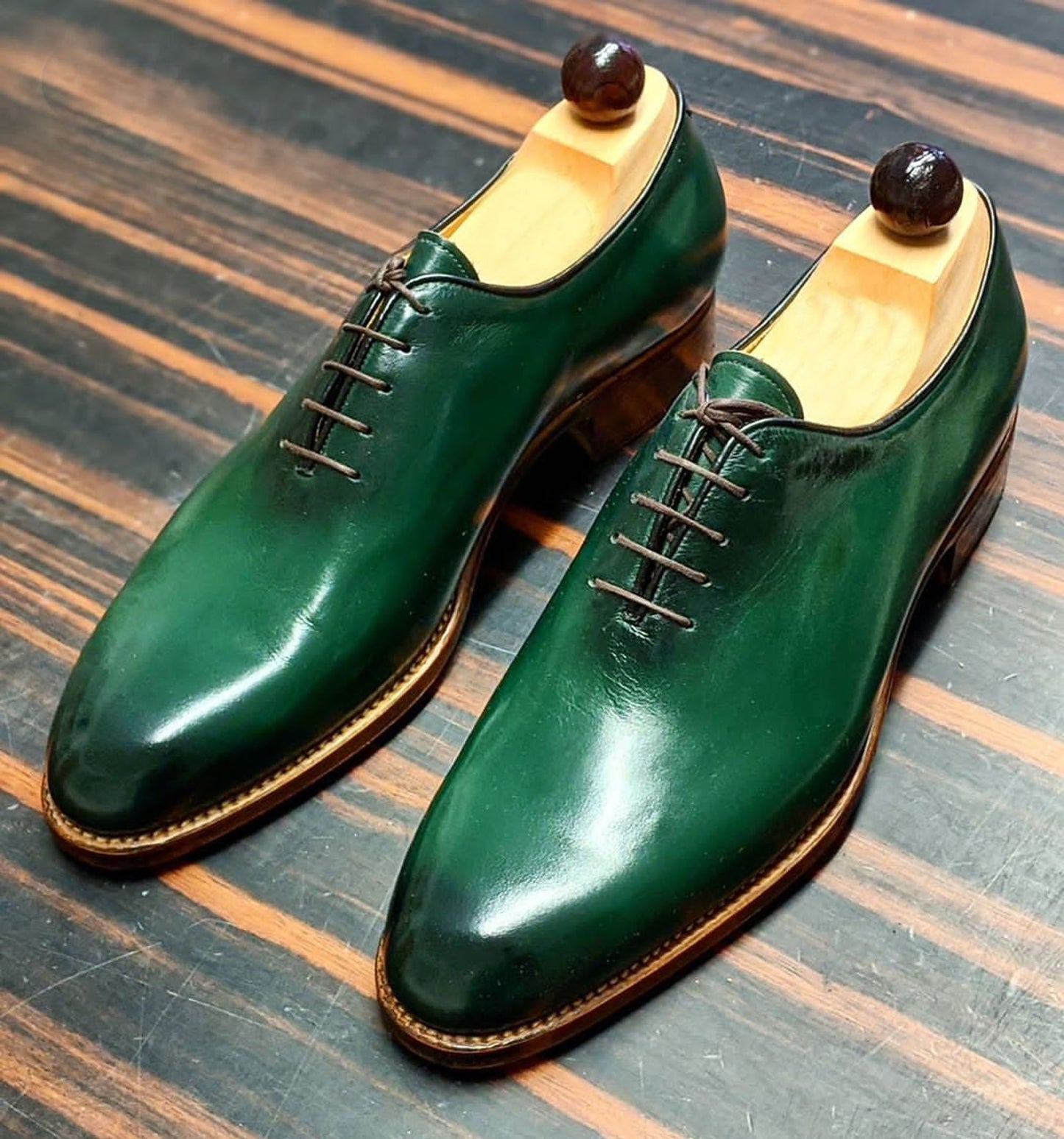 Handmade Green Color Original Calf Leather Whole Cut Stylish Oxfords Lace Up Dress Shoes For Men's