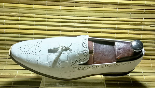 Handmade White Color Genuine Alligator Textured Leather Stylish Brogue's Loafers with Tasseled Shoes For Men's
