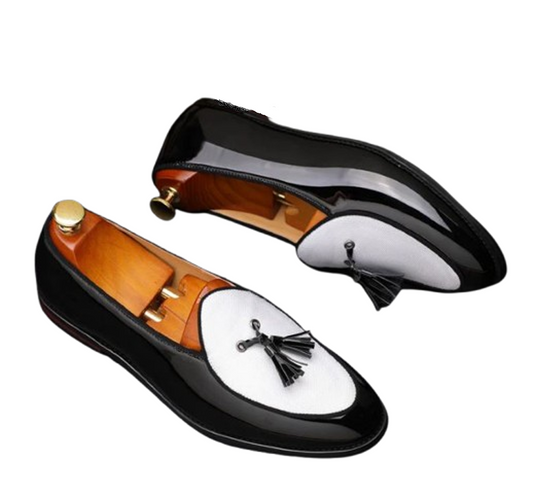 Handmade White & Black Color Original Leather Stylish loafers Apron Toe Tasseled Shoes For Men's