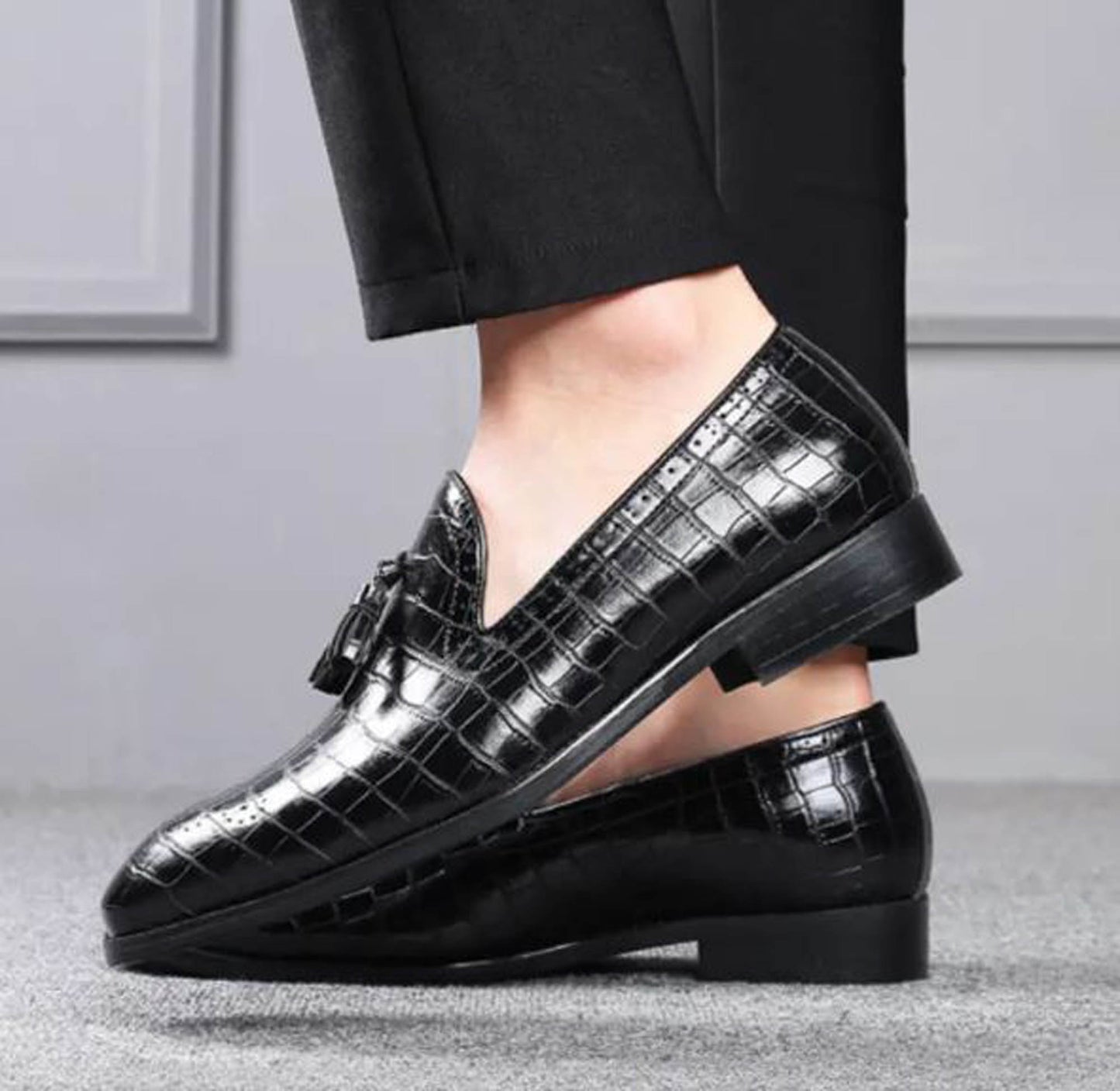 Handmade Black Color Genuine  Alligator Textured Leather Stylish Loafers with Tasseled Shoes For Men's